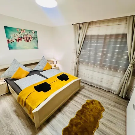 2 Denis 2 דירה *