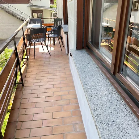 2 Denis 2 אוברווסל